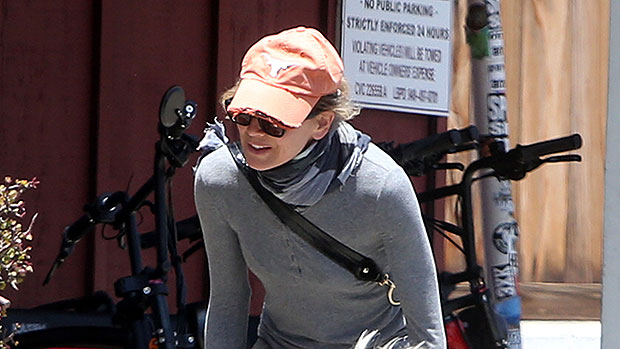 Renee Zellweger Snuggles Ant Anstead S Son Hudson After Ride Hollywood Life