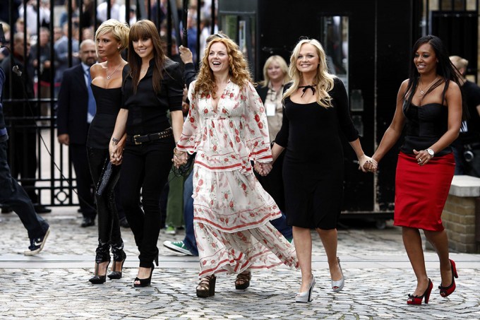 Spice Girls Hold Hands In 2007