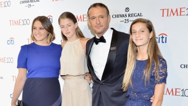 Tim McGraw with his daughters.