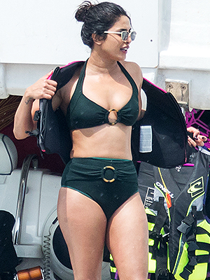 300px x 400px - Priyanka Chopra Rocks Black & Red Bikini While Tanning With Nick Jonas â€“  Hollywood Life