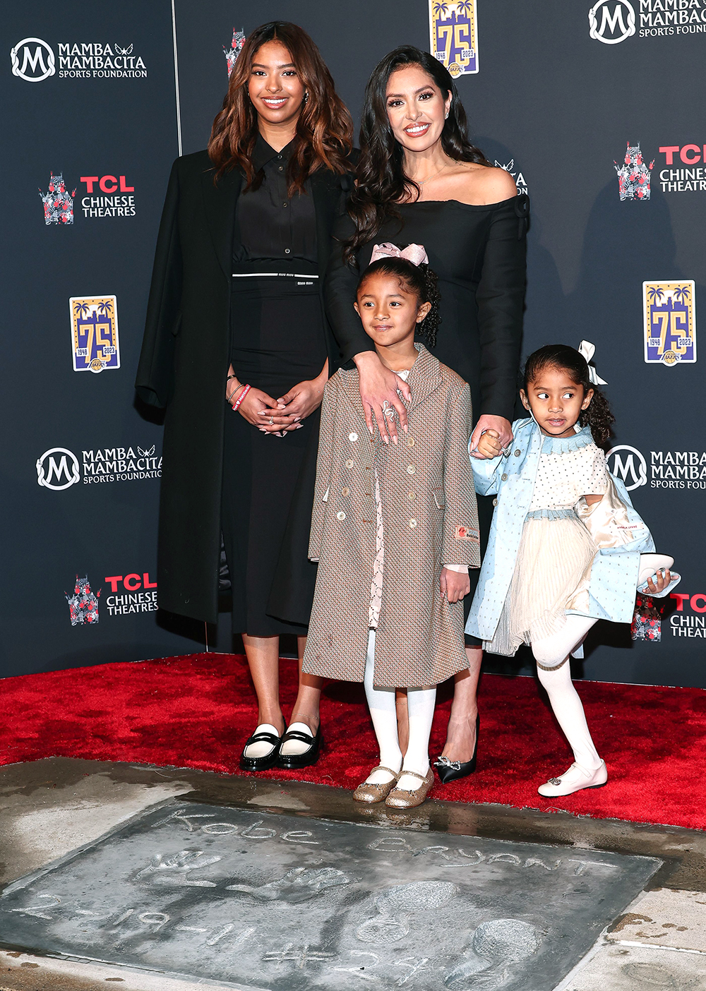 Kobe Bryant, wife Vanessa and daughters Natalia and Gianna enjoy