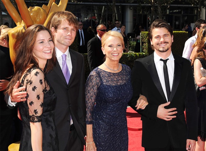 Jason, Carly and Tyler Ritter And Nancy Morgan At The 2012 Emmy Awards