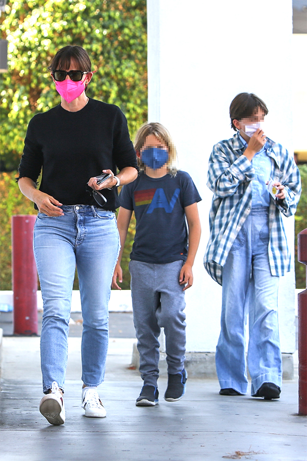 Jennifer Garner and her kids