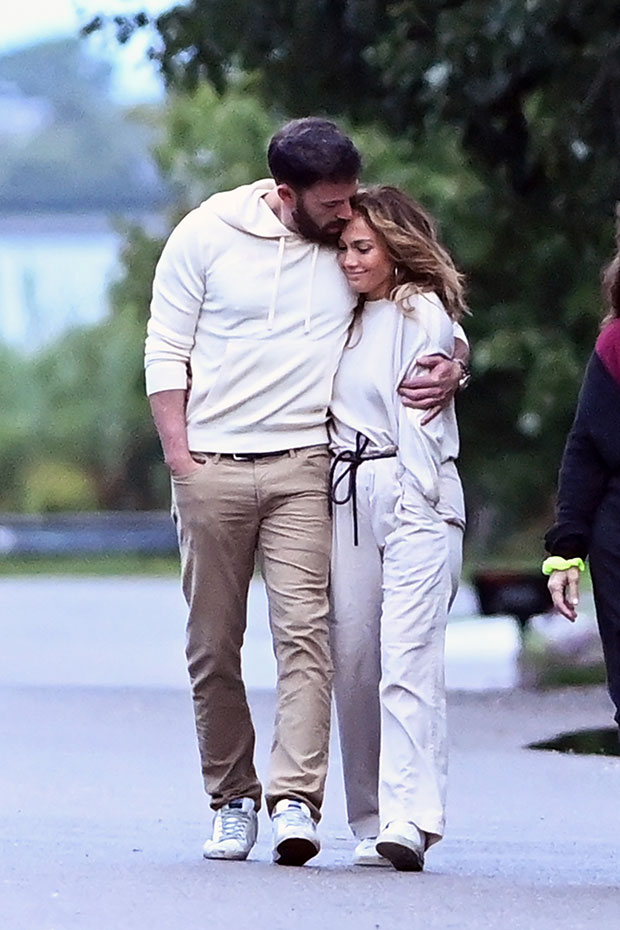 Ben Affleck and Jennifer Lopez Engaged – Hollywood Life