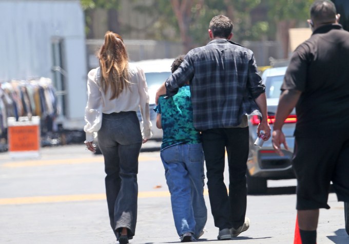 Jennifer Lopez & Emme Visit Ben On Set