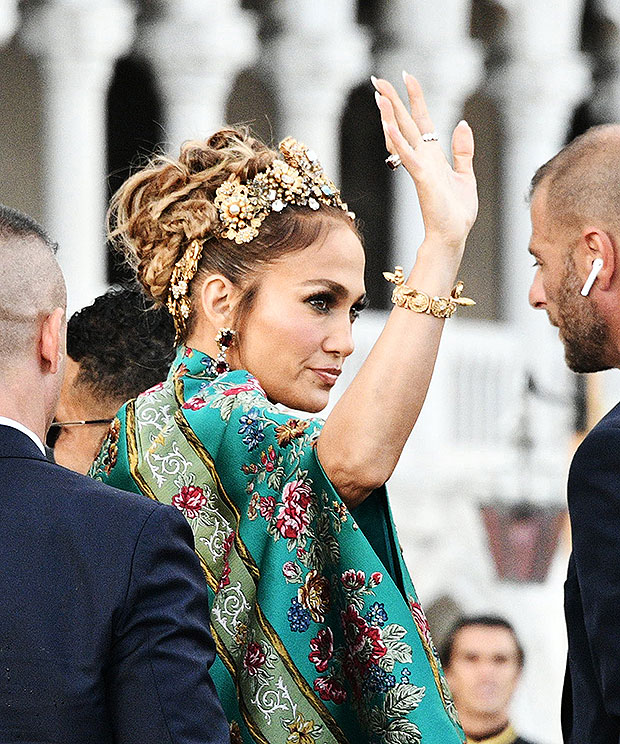 Jennifer Lopez Looks More Regal Than Ever As She Arrives At D&G Party ...