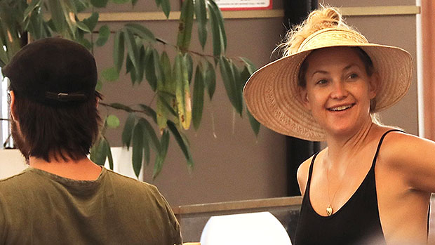 Kate Hudson is glowing with no makeup on sweet family holiday