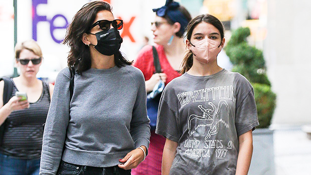 Katie Holmes & Look-Alike Daughter Suri Cruise, 15, Match In Grey Tops While Out In NYC — Photo