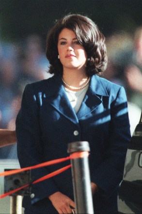 LEWINSKY Monica Lewinsky, cujo testemunho pode definir o rumo futuro da administração Clinton, chega ao tribunal federal dos EUA em 20 de agosto de 1998, em Washington, para testemunhar perante o grande júri federal que analisa o suposto caso entre ela e o presidente Clinton CLINTON LEWINSKY, WASHINGTON , EUA