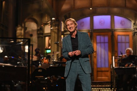 SATURDAY NIGHT LIVE -- "Owen Wilson" Episode 1806 -- Pictured: Host Owen Wilson during the monologue on Saturday, October 2, 2021 -- (Photo by: Will Heath/NBC)