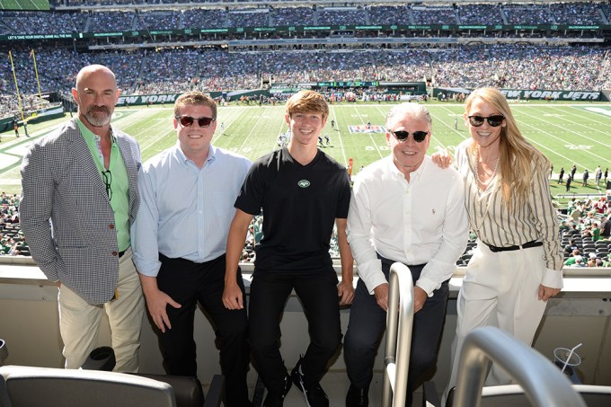 Sophia Culpo, Christopher Meloni, Ambassador Woody Johnson at the New York Jets Season Home Opener