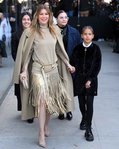 Ellen Pompeo all smiles arriving with her son at the Michael Kors Fashion Show in New York City for Fashion WeekPictured: Ellen PompeoRef: SPL5522669 150223 NON-EXCLUSIVEPicture by: Elder Ordonez / SplashNews.comSplash News and PicturesUSA: +1 310-525-5808London: +44 (0)20 8126 1009Berlin: +49 175 3764 166photodesk@splashnews.comWorld Rights, No Poland Rights, No Portugal Rights, No Russia Rights