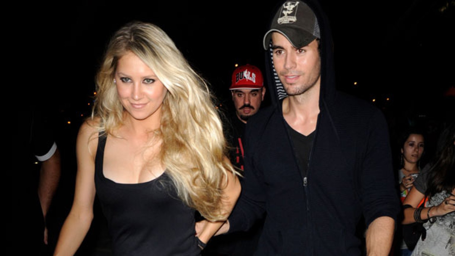 Enrique Iglesias’ Partner Anna Kournikova Shares Video Of Their 3 Kids ...