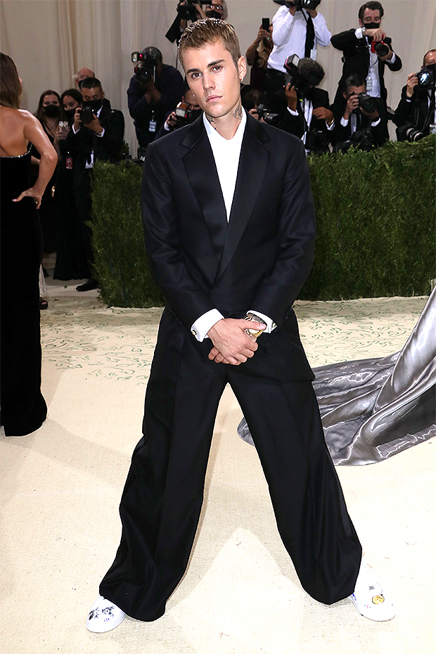 Justin Bieber Performs At 2021 Met Gala He Even Busts Out ‘Baby