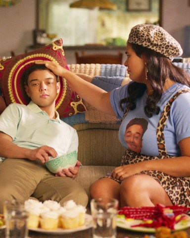 ON MY BLOCK (L to R) JASON GENAO as RUBY MARTINEZ and JESSICA MARIE GARCIA as JASMINE in episode 402 of ON MY BLOCK Cr. COURTESY OF NETFLIX © 2021