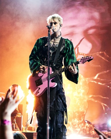 NEW YORK, NEW YORK - SEPTEMBER 12: Machine Gun Kelly performs onstage during the 2021 MTV Video Music Awards at Barclays Center on September 12, 2021 in the Brooklyn borough of New York City. (Photo by John Shearer/MTV VMAs 2021/Getty Images for MTV/ViacomCBS)