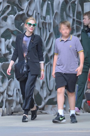 **USE CHILD PIXELATED IMAGES IF YOUR TERRITORY REQUIRES IT**Cate Blanchett and Andrew Upton walk with their three children in New York City today.Pictured: Cate Blanchett,Roman Robert UptonRef: SPL5108302 080819 NON-EXCLUSIVEPicture by: SplashNews.comSplash News and PicturesUSA: +1 310-525-5808London: +44 (0)20 8126 1009Berlin: +49 175 3764 166photodesk@splashnews.comWorld Rights