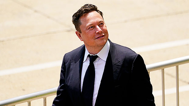 Elon Musk Spotted At Airport In 1st Photos Since Being ‘Semi-Separated’ From Grimes