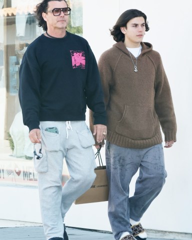 Malibu, CA  - *EXCLUSIVE*  - Bush frontman Gavin Rossdale enjoys some father-and-son time with his son Kingston shopping in Malibu.  Kingston, 16  who is Gavin's oldest child with ex Gwen Stefani is nearly as tall as his dad!Pictured: Gavin RossdaleBACKGRID USA 5 APRIL 2023 USA: +1 310 798 9111 / usasales@backgrid.comUK: +44 208 344 2007 / uksales@backgrid.com*UK Clients - Pictures Containing ChildrenPlease Pixelate Face Prior To Publication*