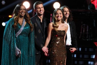 THE VOICE -- "Live Finale" Episode 2119B -- Pictured: (l-r) Wendy Moten, Girl Named Tom -- (Photo by: Trae Patton/NBC)