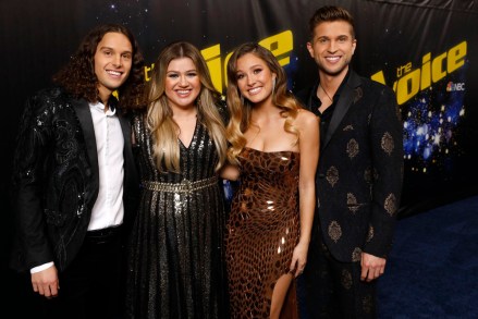 THE VOICE -- "Live Finale" Episode 2119B -- Pictured: (l-r) Girl Named Tom, Kelly Clarkson -- (Photo by: Trae Patton/NBC)