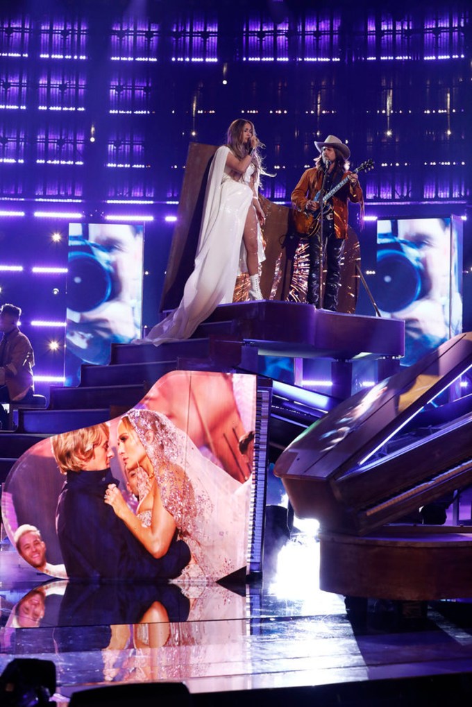 Jennifer Lopez Performing On ‘The Voice’