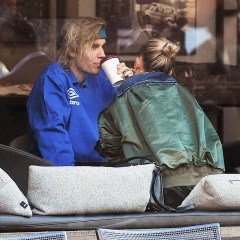 Justin Bieber and fiancee Hailey Baldwin enjoy a walk in Central London, stopping for a drink and a bite to eat in coffee shop Joe & The Juice, before heading to Selfridges to do some shopping. The couple looked very happy and in love, and ended their day out in Hyde Park, where they stopped to share a kiss. 17 Sep 2018 Pictured: Justin Bieber, Hailey Baldwin. Photo credit: Will / MEGA TheMegaAgency.com +1 888 505 6342 (Mega Agency TagID: MEGA276971_001.jpg) [Photo via Mega Agency]