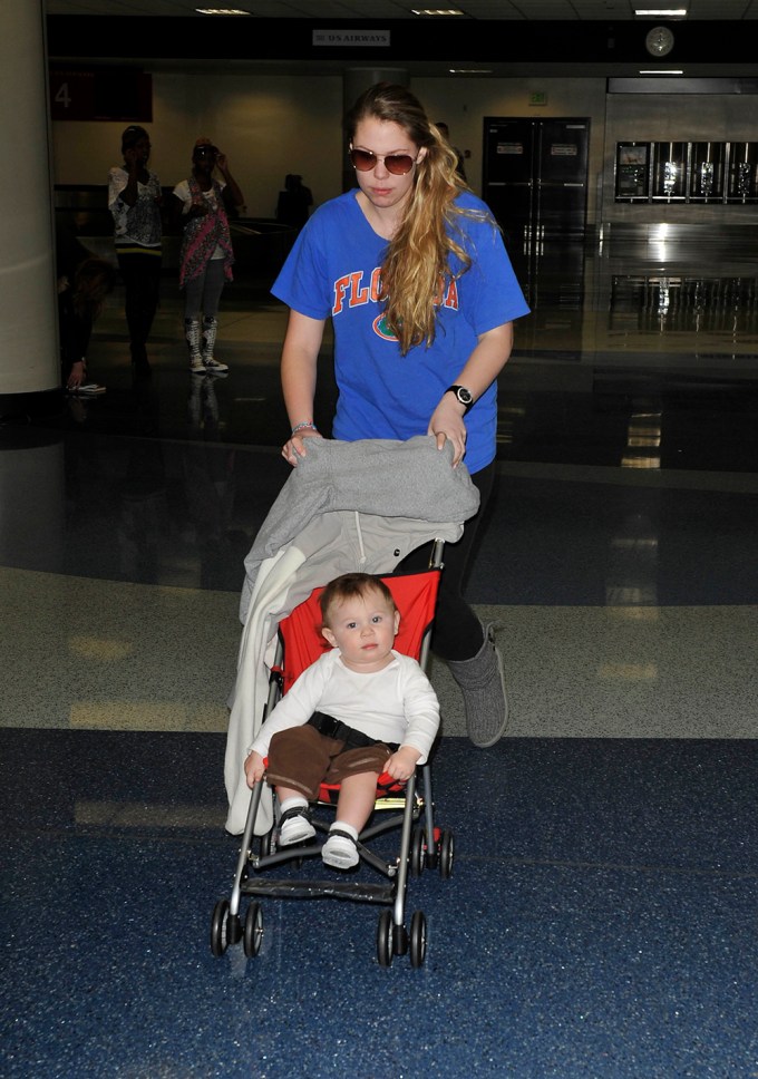 Kailyn Lowry In LAX With Son Isaac