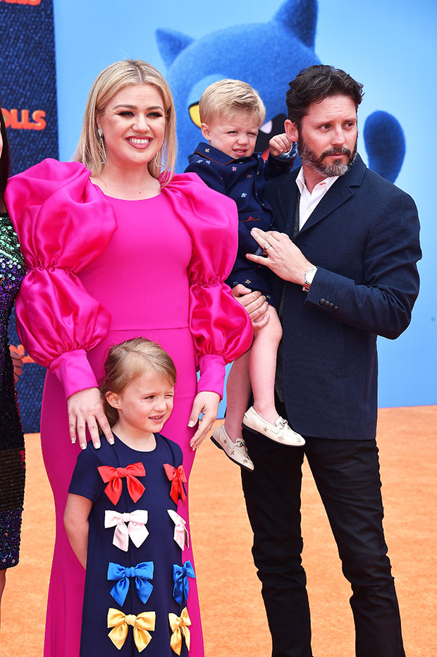Kelly Clarkson reconcile back with her family 
