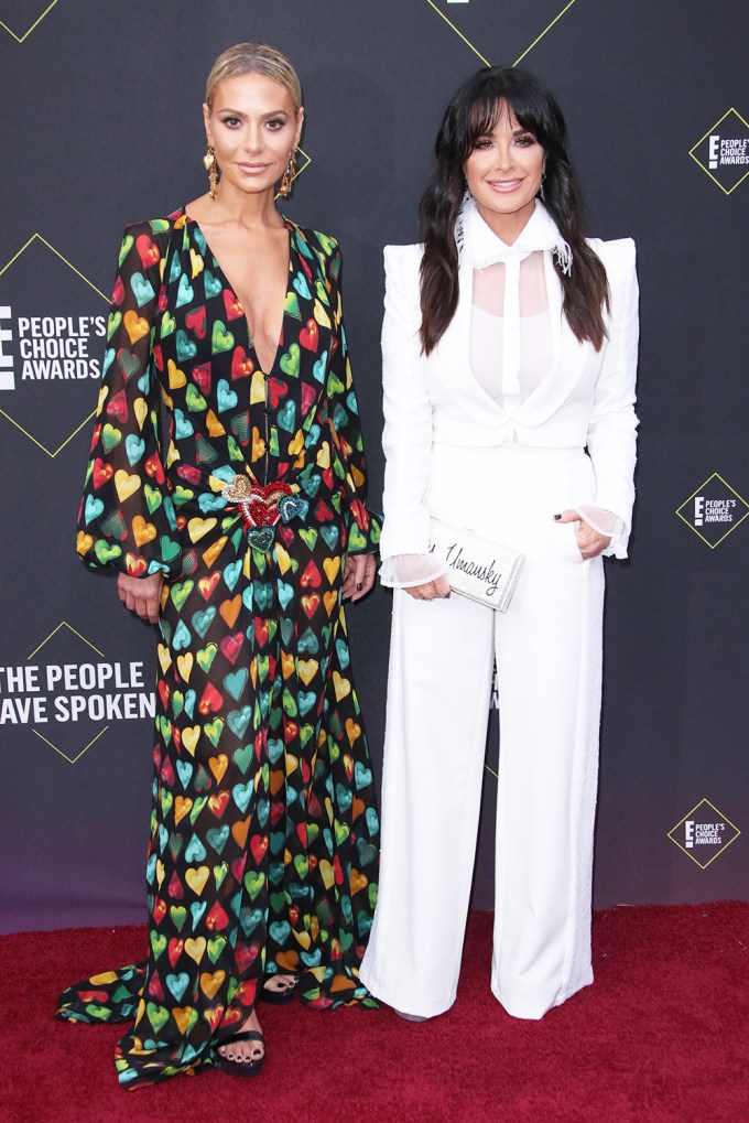 Kyle Richards & Dorit Kemsley Slay Red Carpet at 45th People’s Choice Awards