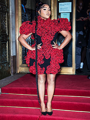 Lil Kim's Floral Mini Dress At New York Fashion Week – Photos – Hollywood  Life