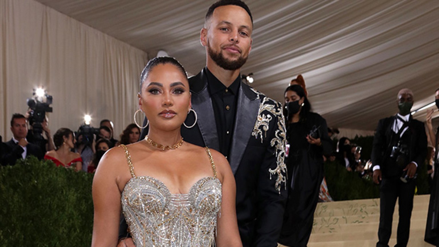 Ayesha & Steph Curry At Met Gala 2021: See Their Looks – Hollywood Life