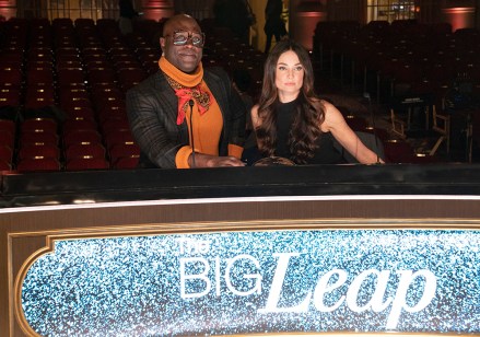 THE BIG LEAP: L-R: Kevin Daniels and Mallory Jansen in the ìI Want You Backî series premiere episode of THE BIG LEAP airing Monday, Sept. 20 (9:00-10:00PM ET/PT) on FOX. © 2021 FOX Media LLC. CR: Jean Whiteside/FOX.