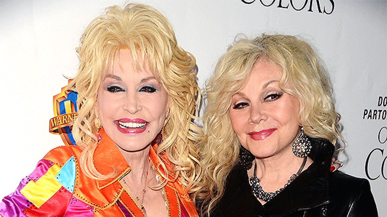 Dolly Parton’s Siblings: Everything To Know – Hollywood Life