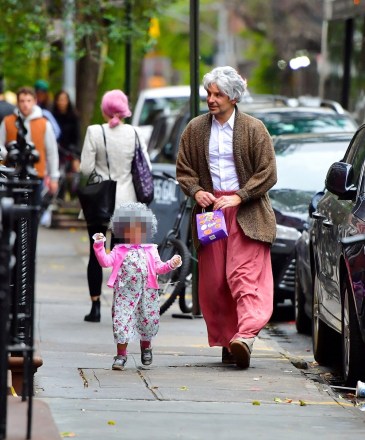 New York, NY - *EXCLUSIVE* - Actor Bradley Cooper and daughter Lea channel their inner Robin Williams dressed as Mrs. Doubtfire to trick or treat in New York.Pictured: Bradley CooperBACKGRID USA 31 OCTOBER 2019 USA: +1 310 798 9111 / usasales@backgrid.comUK: +44 208 344 2007 / uksales@backgrid.com*UK Clients - Pictures Containing ChildrenPlease Pixelate Face Prior To Publication*