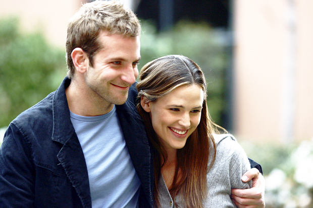 Jennifer Garner & Bradley Cooper on "Alias" set.