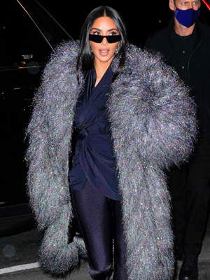 Kim Kardashian's Silver Fur Coat: 'SNL' Outfit – Photos – Hollywood Life
