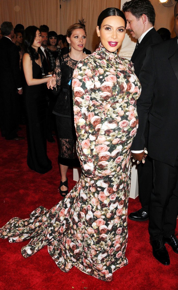 Pregnant Kim Kardashian In Floral