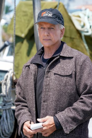 “Great Wide Open” – Gibbs and McGee head to Alaska while the team works at home to uncover the conspiracy behind the serial killer, on the CBS Original series NCIS, Monday, Oct. 11 (9:00-10:00 PM, ET/PT) on the CBS Television Network and available to stream live and on demand on Paramount+. Pictured:  Mark Harmon as NCIS Special Agent Leroy Jethro Gibbs.  Photo: Cliff Lipson/CBS ©2021 CBS Broadcasting, Inc. All Rights Reserved.