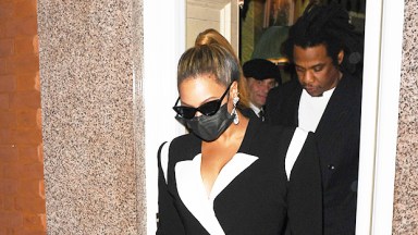 Beyonce Rocks Mini Dress With JAY-Z In New Photos – Hollywood Life