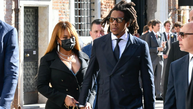 Beyonce & JAY-Z Hold Hands While Attending Alexandre Arnault's Wedding –  Hollywood Life