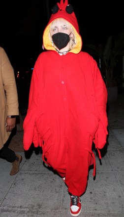 West Hollywood, CA  - Billie Eilish sports a red costume while leaving Doja Cat’s birthday party.Pictured: Billie EilishBACKGRID USA 21 OCTOBER 2021 BYLINE MUST READ: HEDO / BACKGRIDUSA: +1 310 798 9111 / usasales@backgrid.comUK: +44 208 344 2007 / uksales@backgrid.com*UK Clients - Pictures Containing ChildrenPlease Pixelate Face Prior To Publication*