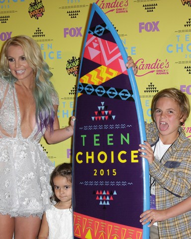 Britney Spears with kids
Teen Choice Awards, Press Room, Los Angeles, America - 16 Aug 2015