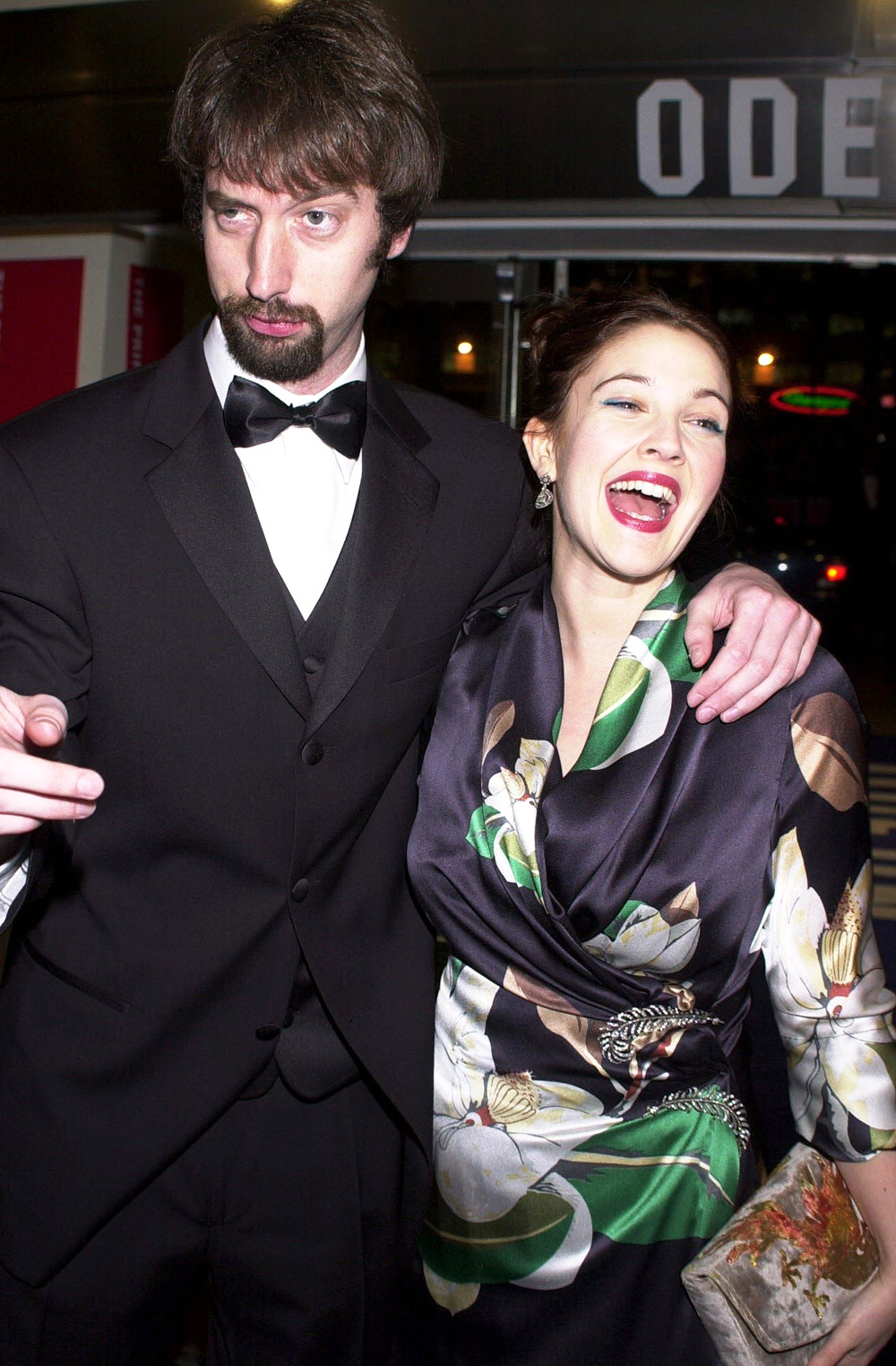 DREW BARRYMORE AND TOM GREEN AT THE PREMIERE OF " CHARLIE'S ANGELS " , ODEON LEICESTER SQUARE , LONDON BRITAINSIR MICHAEL CAINE WITH WIFE SHAKIRA AND DAUGHTER NATASHA AT THE PREMIERE OF " CHARLIE'S ANGELS " , ODEON LEICESTER SQUARE , LONDON BRITAIN