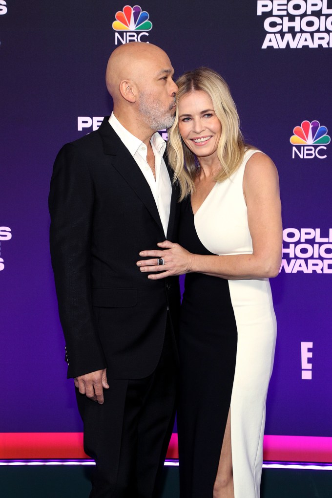 Chelsea Handler & Jo Koy Cuddle At The People’s Choice Awards