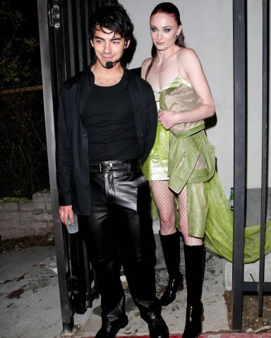 Los Angeles, CA  - Joe Jonas and Sophie Turner attend a friend's Halloween party wearing matching headsets.Pictured: Joe Jonas, Sophie TurnerBACKGRID USA 31 OCTOBER 2021 USA: +1 310 798 9111 / usasales@backgrid.comUK: +44 208 344 2007 / uksales@backgrid.com*UK Clients - Pictures Containing ChildrenPlease Pixelate Face Prior To Publication*