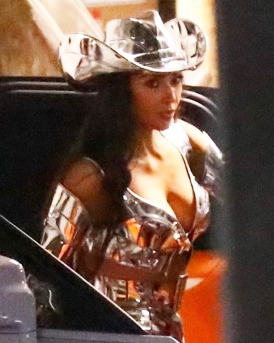 Los Angeles, CA - *EXCLUSIVE* - Kim Kardashian looks like a futuristic Cowgirl as she is spotted exiting a leaving a Halloween party at TAO following romance rumors with Pete Davidson after the two were pictured at Knotts Berry Farm together over the weekend!Pictured: Kim KardashianBACKGRID USA 1 NOVEMBER 2021 USA: +1 310 798 9111 / usasales@backgrid.comUK: +44 208 344 2007 / uksales@backgrid.com*UK Clients - Pictures Containing ChildrenPlease Pixelate Face Prior To Publication*