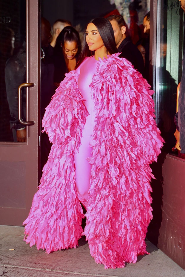 Kim Kardashian's Pink Outfit & Blazer In NYC – Photos – Hollywood Life