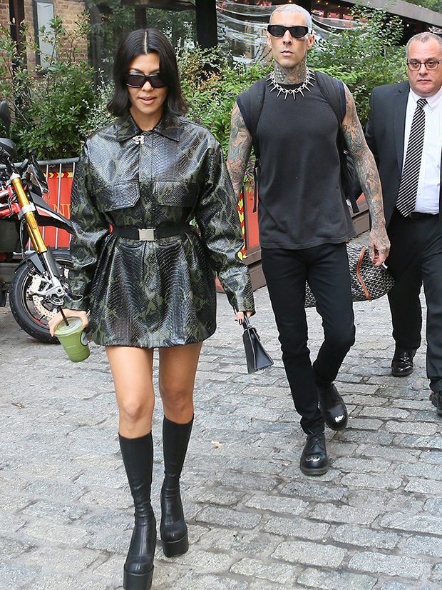 Travis Barker & Kourtney Kardashian's Sid & Nancy Halloween Costume –  Hollywood Life