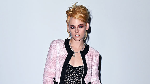 Kristen Stewart's Pink Mini Skirt At Chanel Paris Fashion Week: Photos –  Hollywood Life